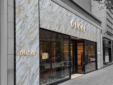 gucci outlet store toronto|gucci bloor street toronto.